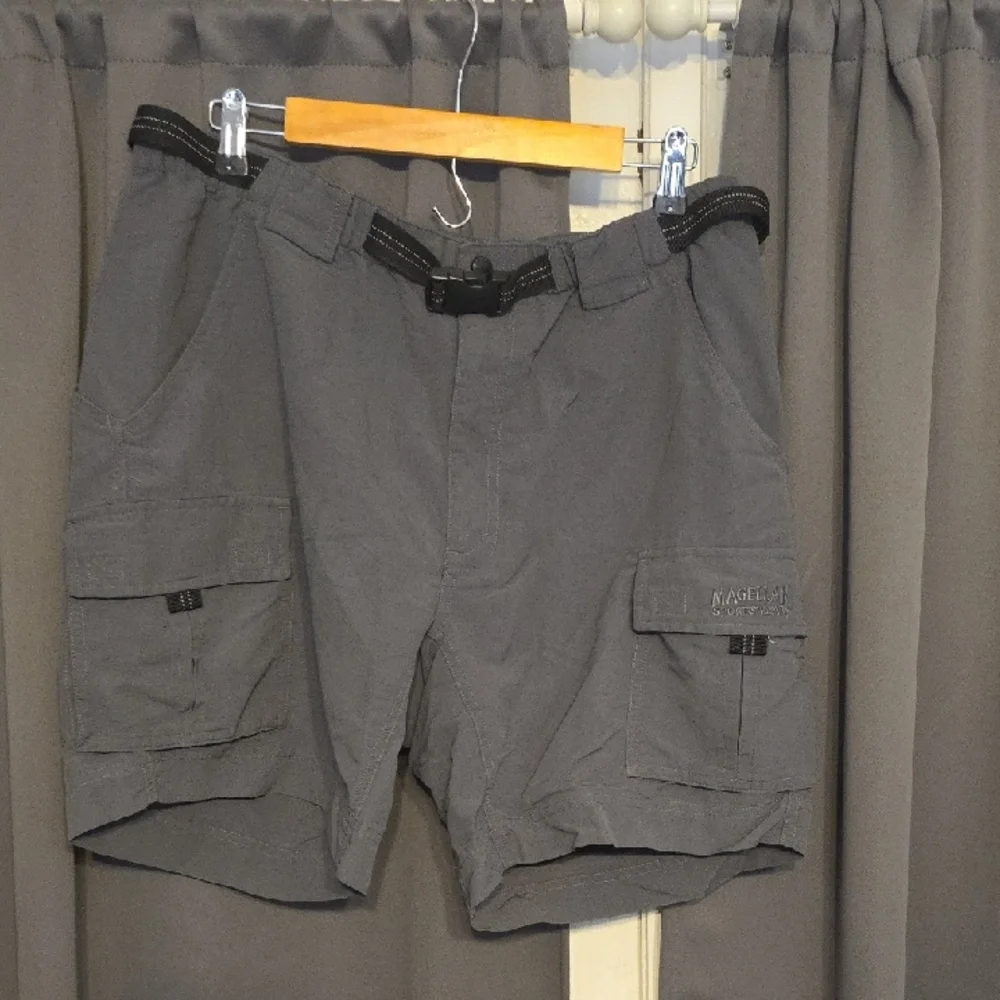 Magellan Outdoors Men's Gray Cargo Shorts Relaxed Fit Web Snap Belt Sz‎ L EUC